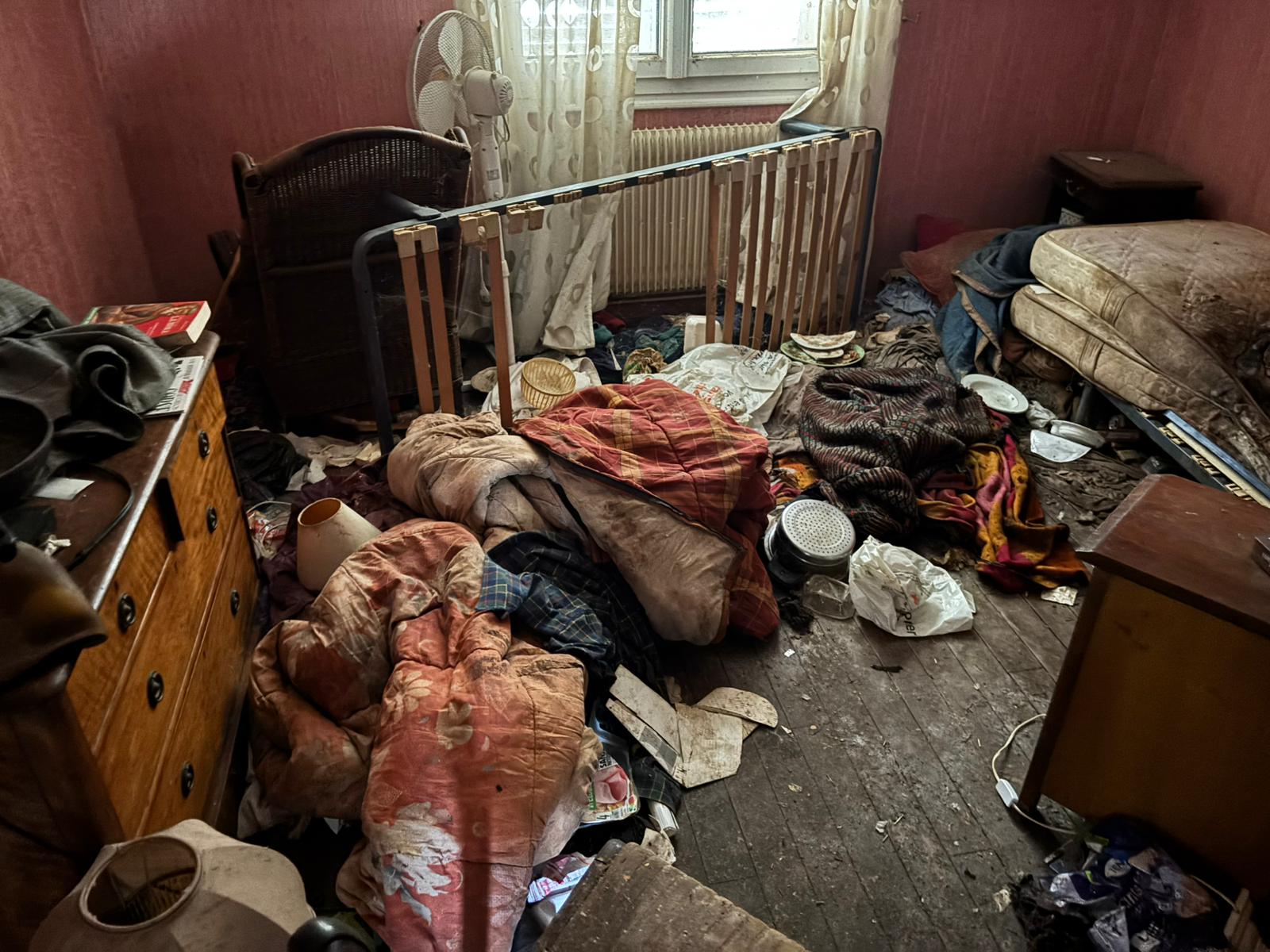 Quels sont les signes d’un logement irréparable par simple nettoyage ? IMG 20250901 WA0085
